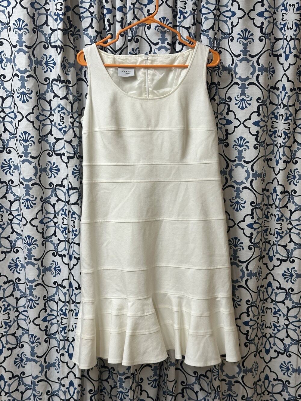 Akris Punto White Banded Knee Length Fit & Flare Dress FR 42, US 10